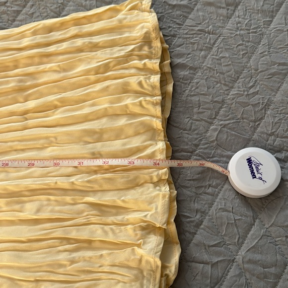 H&M Cream Pleated Skirt - Picture 8 of 8